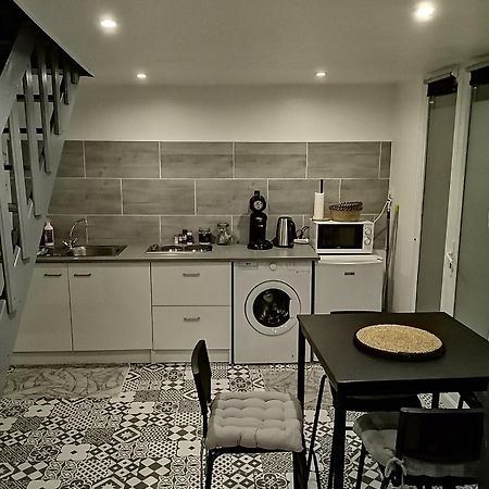 Maison Diana A 400 Metres A Pieds De L'Aeroport Tille ภายนอก รูปภาพ